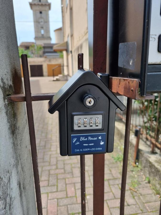 Blue House Apartment - San Massimo 维罗纳 外观 照片