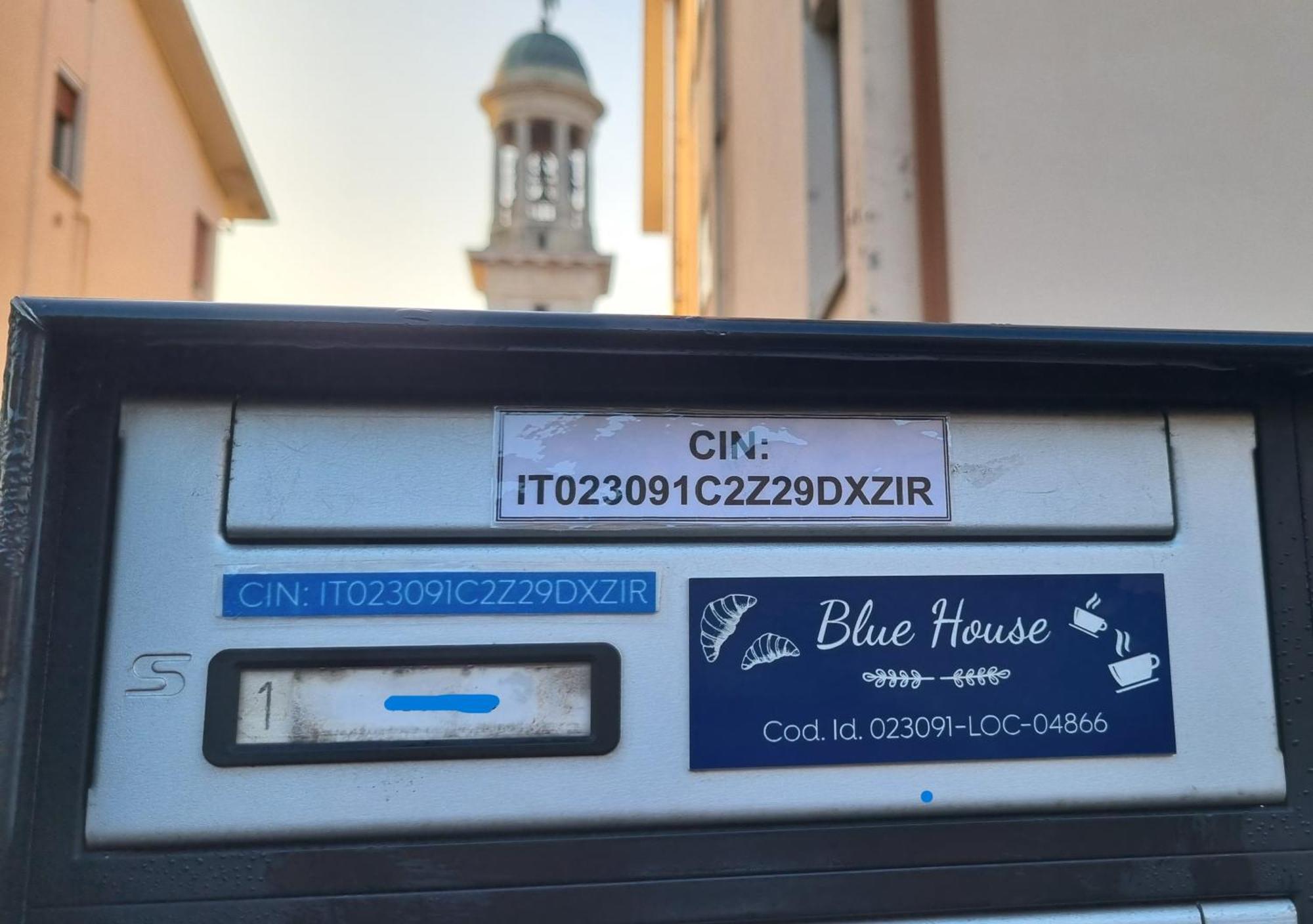Blue House Apartment - San Massimo 维罗纳 外观 照片